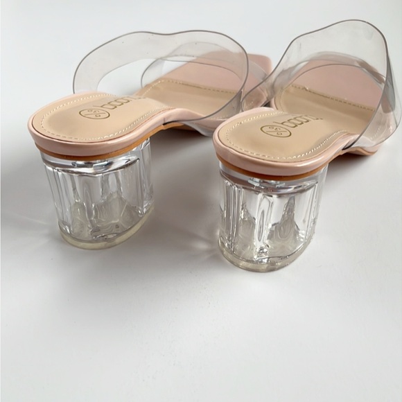 Boohoo Clear Block Heels - Picture 6 of 9